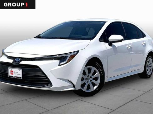 Used 2024 Toyota Corolla LE FWD image 1