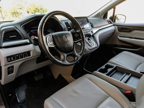 Used 2018 Honda Odyssey EX-L image 3