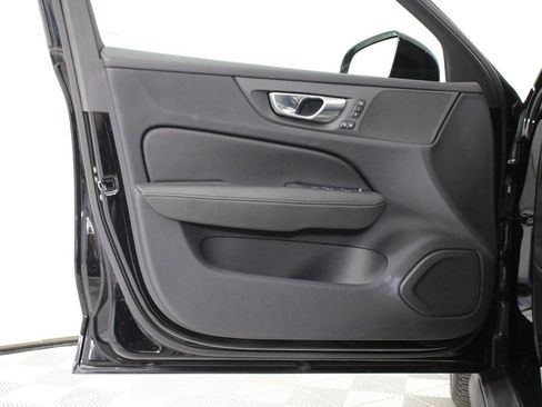 Certified 2025 Volvo V60 B5 Cross Country Plus image 17