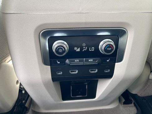 Used 2021 GMC Yukon Denali w/ Denali Ultimate Package AWD/4WD image 26