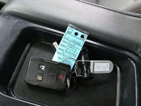 Used 2018 Chevrolet Silverado 1500 Custom w/ Custom Value Package image 18