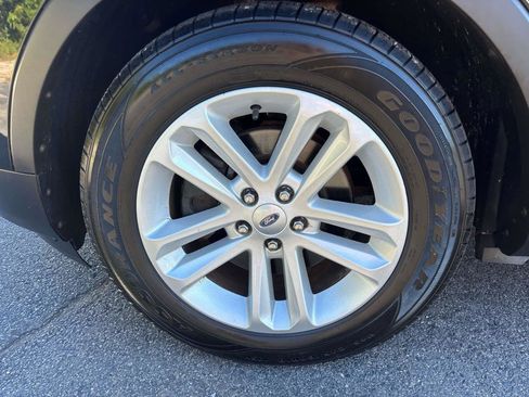 Used 2012 Ford Explorer XLT image 5