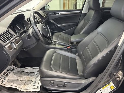 Used 2017 Volkswagen Passat 1.8T SE image 13