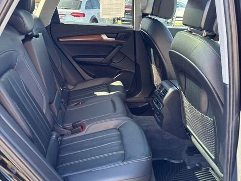 Used 2023 Audi Q5 2.0T Premium w/ Convenience Package AWD/4WD image 16