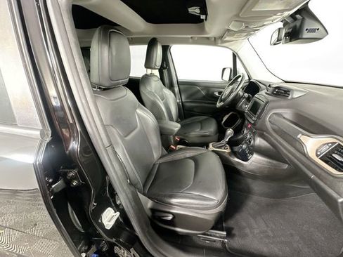 Used 2017 Jeep Renegade Limited image 30