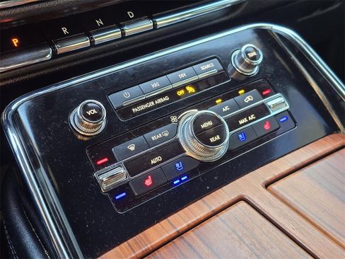 Used 2019 Lincoln Navigator Reserve w/ Cargo Package image 17