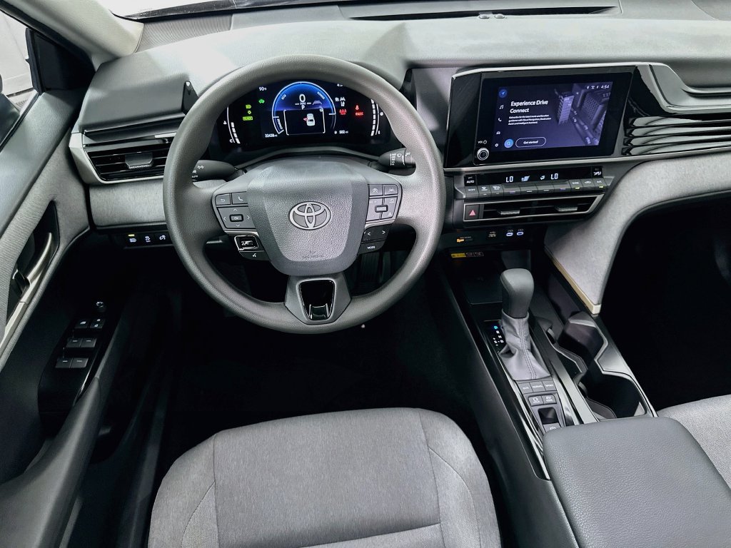 Used 2025 Toyota Camry LE w/ Convenience Package FWD image 21