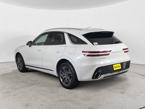 Used 2025 Genesis GV70 2.5T AWD/4WD image 3