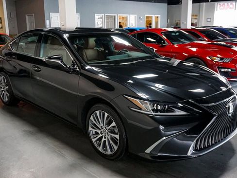 Used 2021 Lexus ES 250 w/ Premium Package image 4