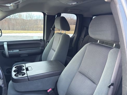 Used 2009 Chevrolet Silverado 1500 LT w/ Power Pack Plus AWD/4WD image 18