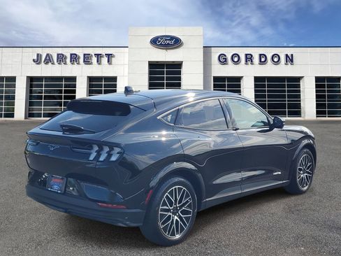Certified 2025 Ford Mustang Mach-E Premium AWD/4WD image 4