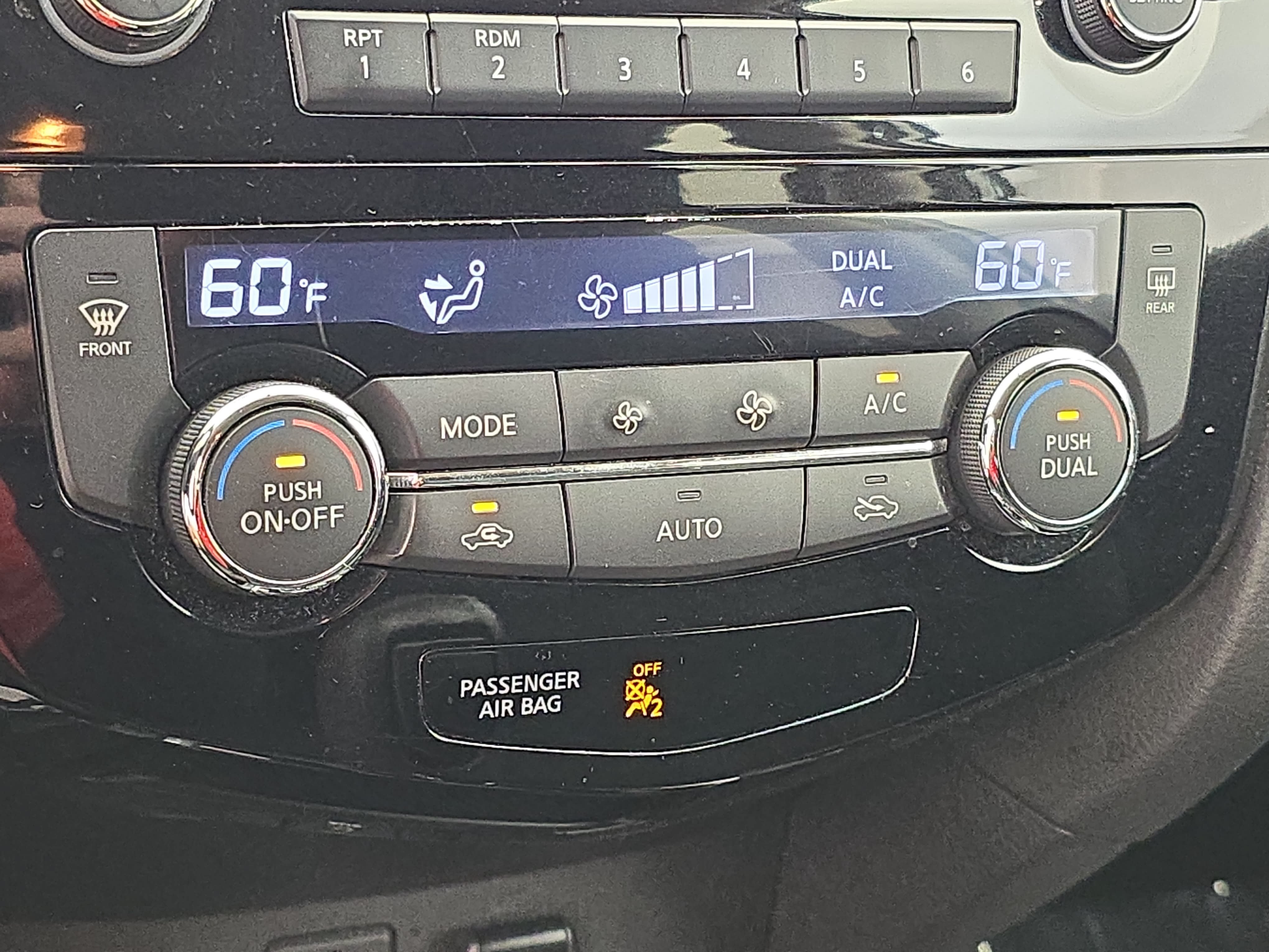 Used 2015 Nissan Rogue SV FWD image 22