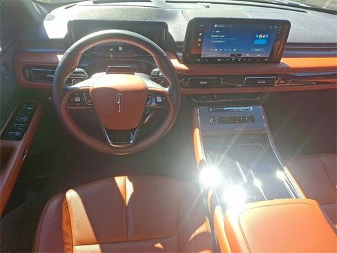 Used 2025 Lincoln Aviator Reserve w/ Jet Appearance Package image 11