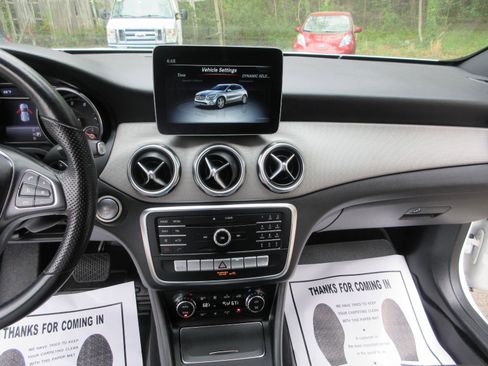 Used 2020 Mercedes-Benz GLA 250 4MATIC image 18