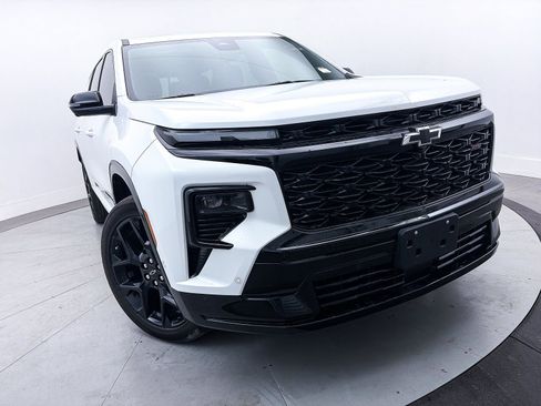 Used 2024 Chevrolet Traverse RS w/ LPO, Floor Liner Package image 3