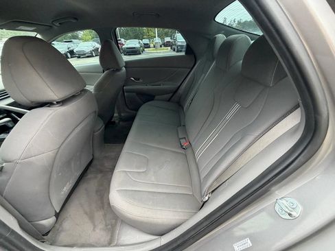 Used 2023 Hyundai Elantra Blue FWD image 11