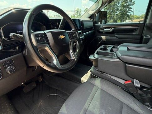 Used 2024 Chevrolet Silverado 3500 LT w/ Convenience Package AWD/4WD image 9
