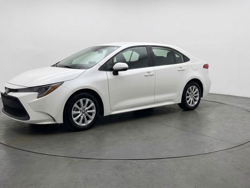 Used 2025 Toyota Corolla LE FWD image 3