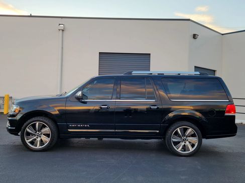 Used 2016 Lincoln Navigator L Select image 2