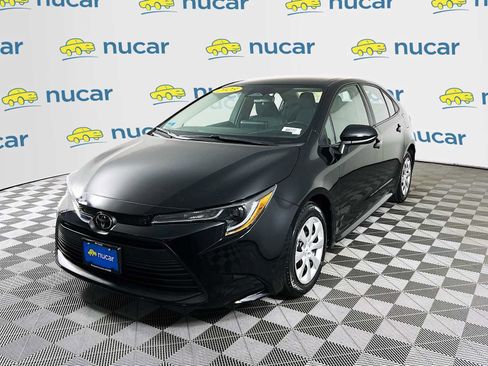 Used 2023 Toyota Corolla LE image 3