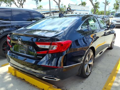 Used 2018 Honda Accord Touring image 4