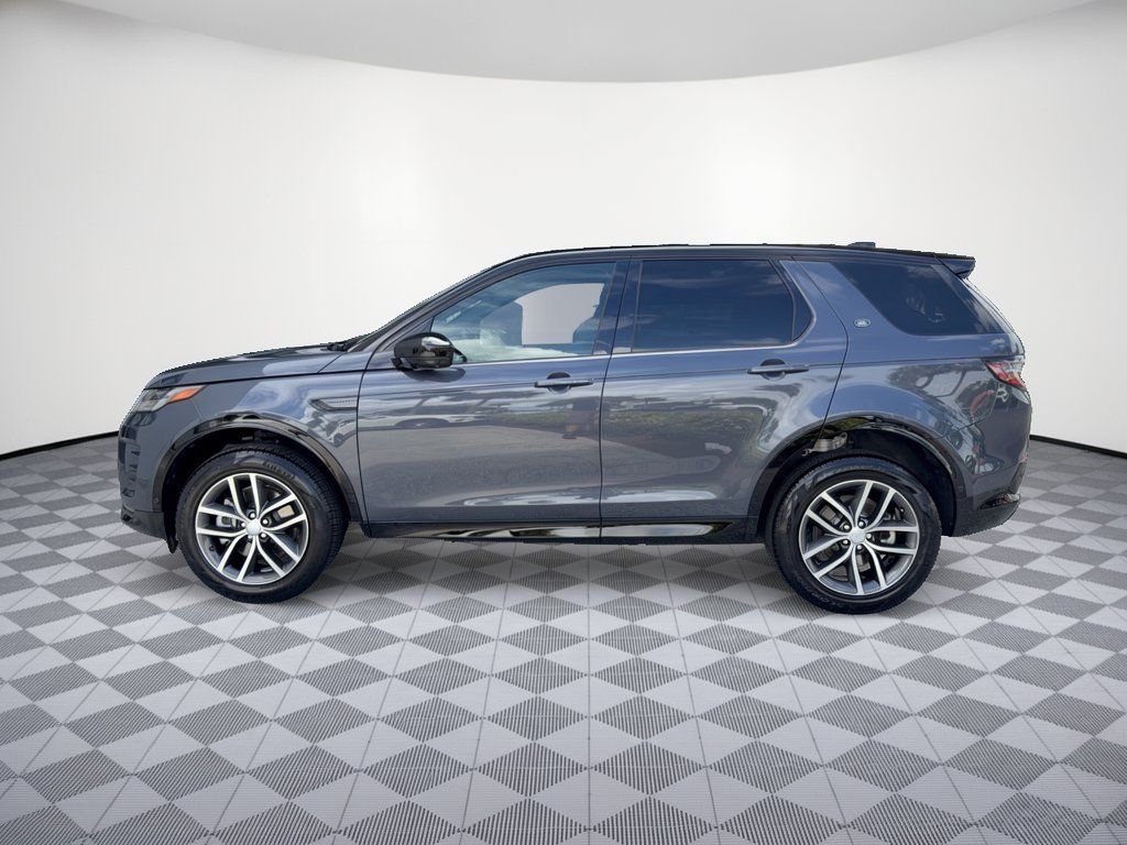 Used 2025 Land Rover Discovery Sport Dynamic SE AWD/4WD image 2