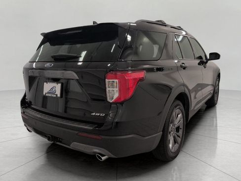 Used 2024 Ford Explorer XLT w/ Equipment Group 202A AWD/4WD image 18