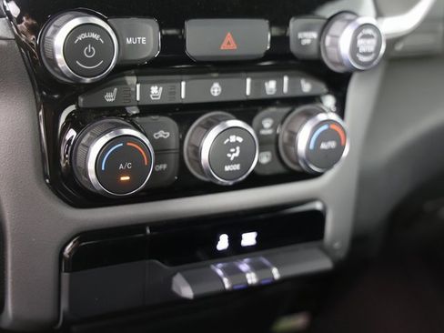 Certified 2023 RAM 1500 Laramie image 16