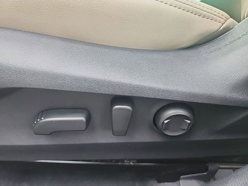 Used 2020 Subaru Legacy Limited image 11