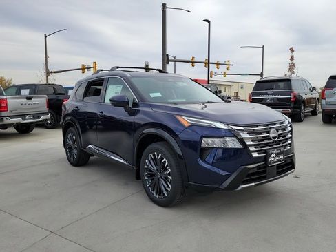 New 2026 Nissan Rogue Platinum image 4
