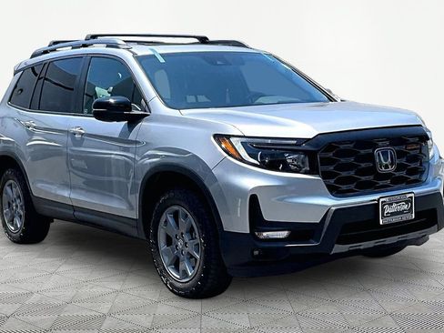 Used 2025 Honda Passport TrailSport image 5