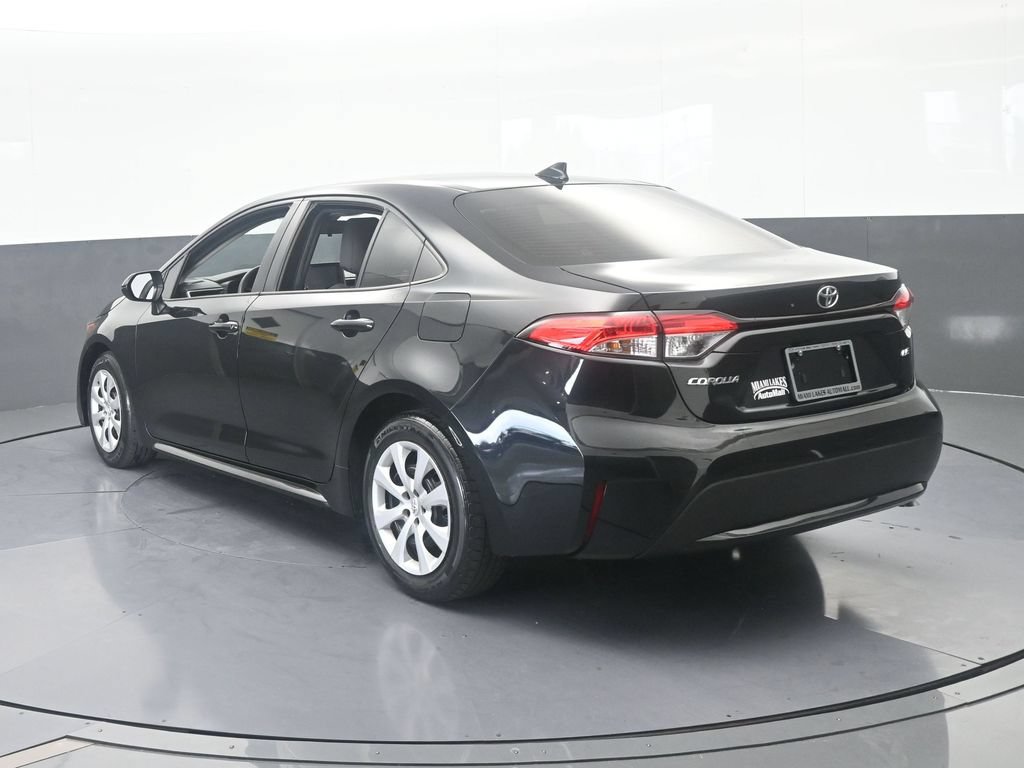 Used 2022 Toyota Corolla LE FWD image 4