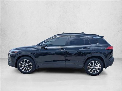 Certified 2025 Toyota Corolla Cross XLE w/ Convenience Package FWD image 9