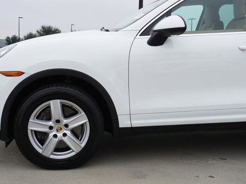 Used 2014 Porsche Cayenne image 10