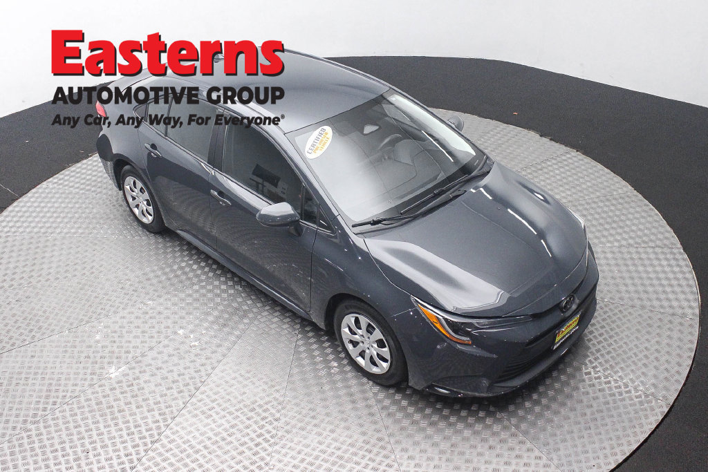 Used 2024 Toyota Corolla LE FWD image 5