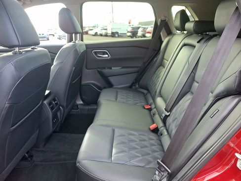 Certified 2024 Nissan Rogue Platinum image 10