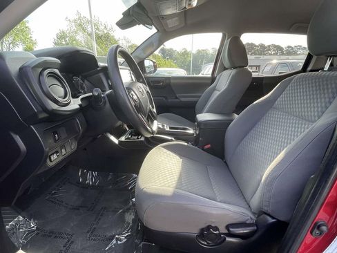 Used 2022 Toyota Tacoma SR w/ SR Convenience Package image 17