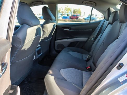 Used 2019 Toyota Camry L image 18