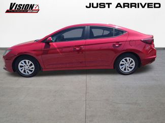 Used 2019 Hyundai Elantra SE w/ Winter Weather Package FWD video 2