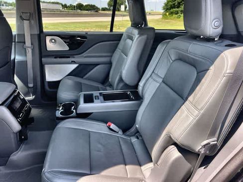 Used 2020 Lincoln Aviator Reserve w/ Equipment Group 202A AWD/4WD image 14