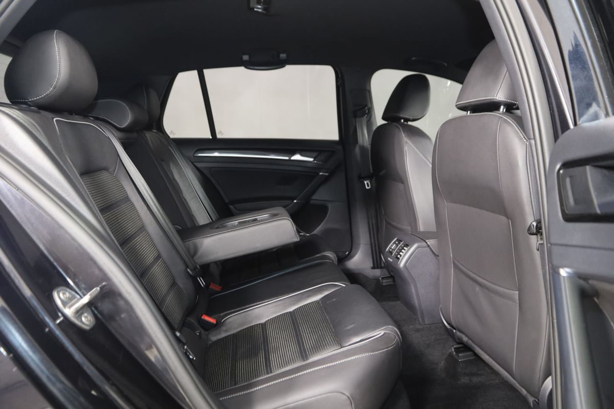 Used 2019 Volkswagen Golf 4-Door AWD/4WD image 14