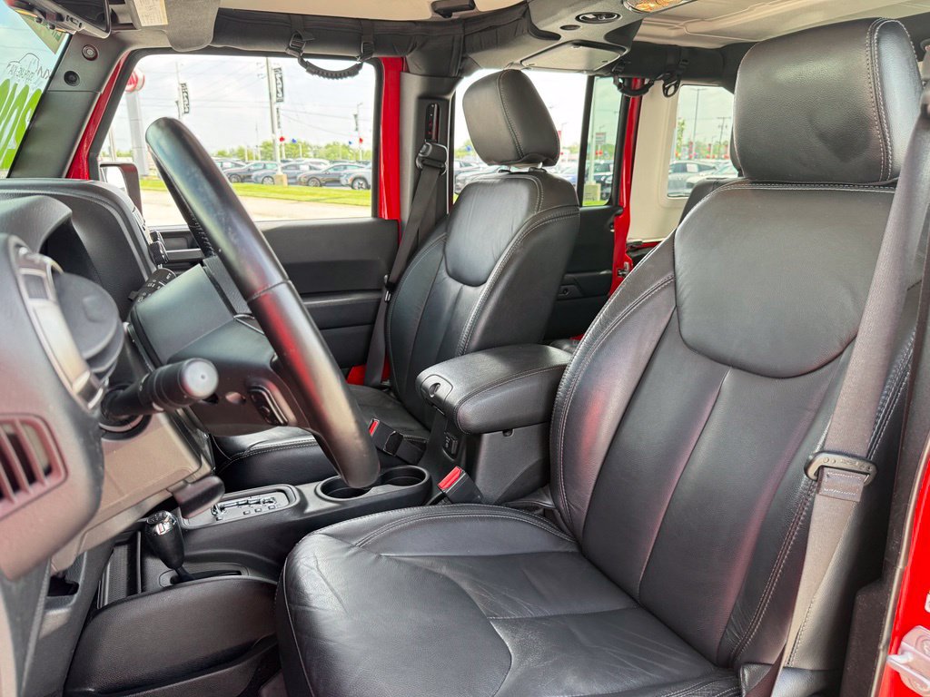 Used 2018 Jeep Wrangler Unlimited Sahara AWD/4WD image 13
