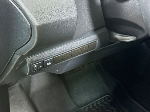 Used 2021 Toyota Corolla SE w/ SE Premium Package image 8