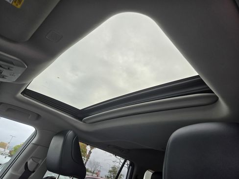 Certified 2022 Toyota Highlander XLE image 18