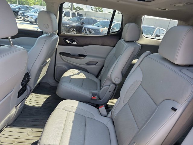 Used 2020 GMC Acadia SLT w/ Premium Package FWD image 8
