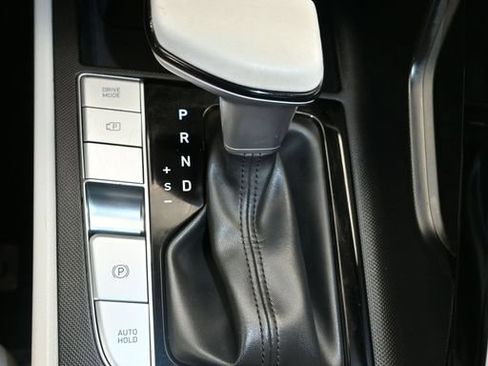 Used 2025 Hyundai Elantra Limited FWD image 20