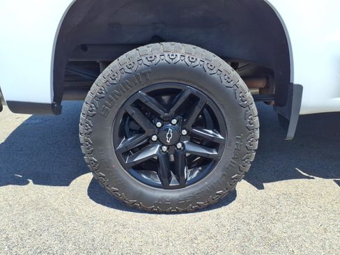 Used 2022 Chevrolet Silverado 1500 LT Trail Boss w/ Convenience Package II image 7