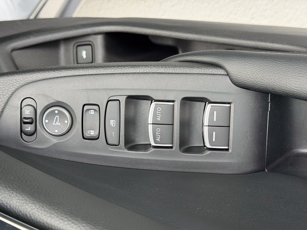 Used 2018 Honda Accord Sport image 17