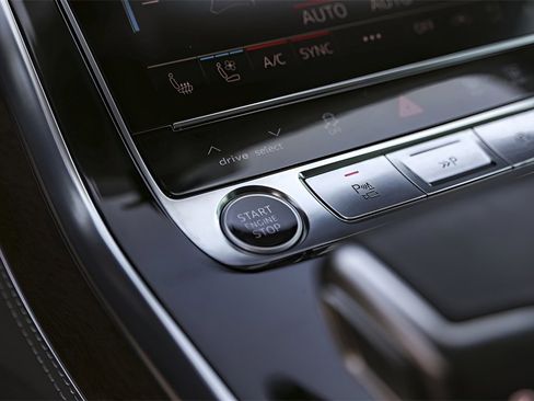 Used 2024 Audi Q8 Prestige image 22