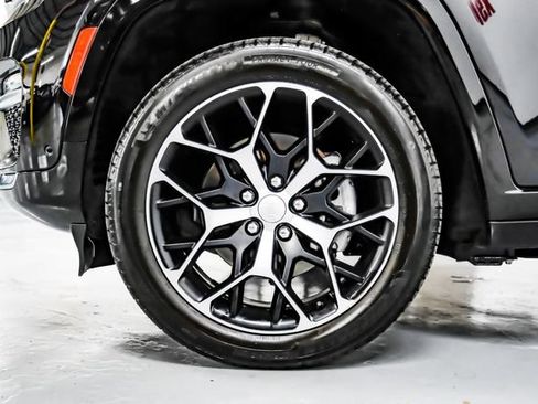 Used 2022 Jeep Grand Cherokee Summit AWD/4WD image 95